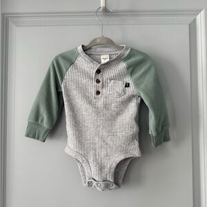 NWOT OshKosh B’Gosh Gray and Green Long Sleeve Baby Onesie